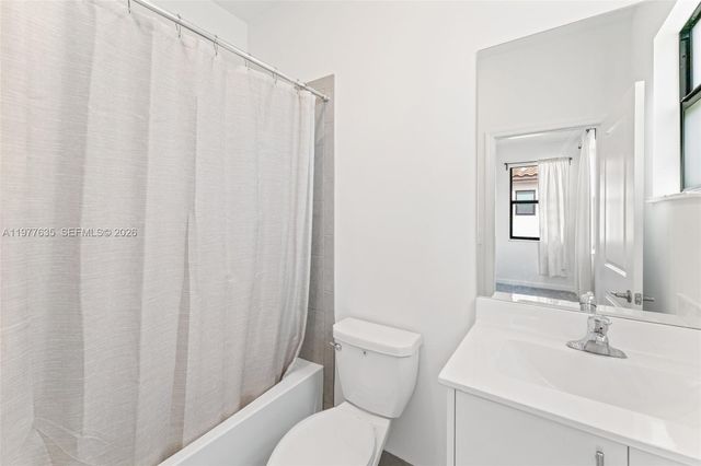 11755 SW 246th Ter, Miami, FL 33032