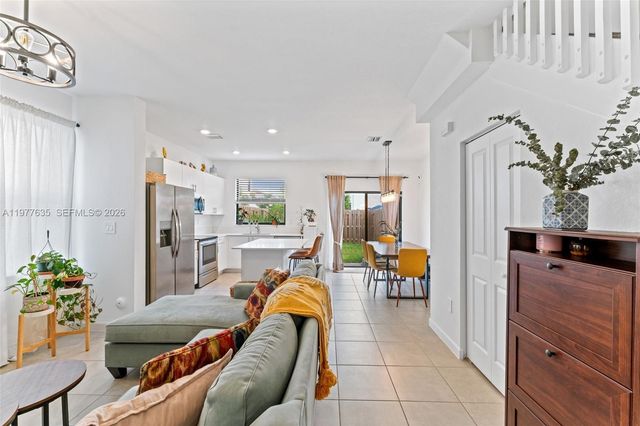 11755 SW 246th Ter, Miami, FL 33032