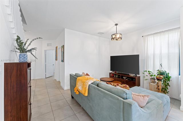 11755 SW 246th Ter, Miami, FL 33032