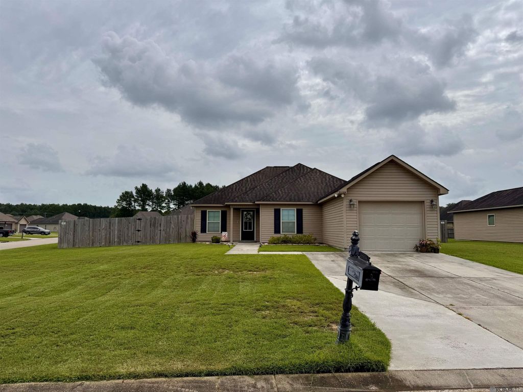 26604 Evangeline Trace Blvd, Denham Springs, LA 70726