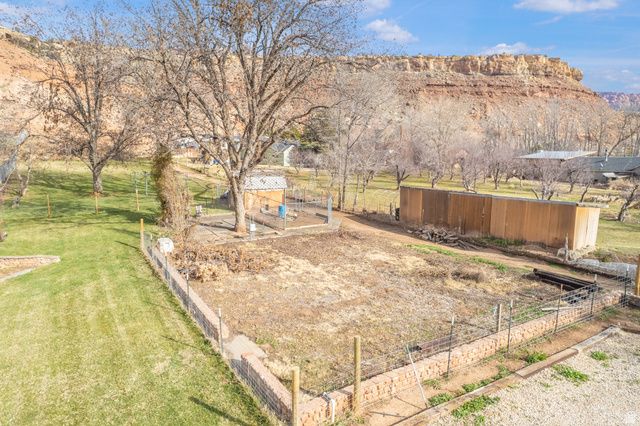 188 W MAIN ST, Rockville, UT 84763