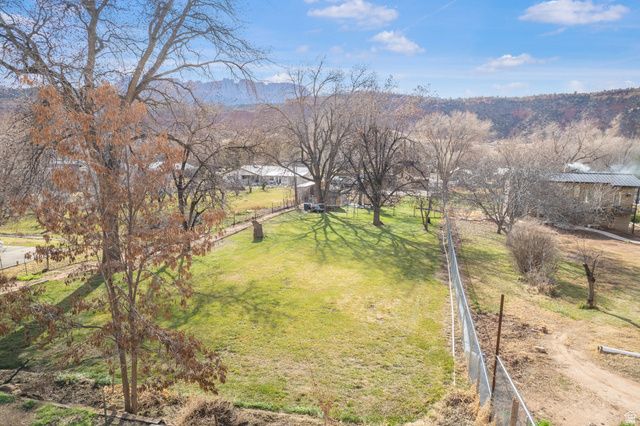 188 W MAIN ST, Rockville, UT 84763