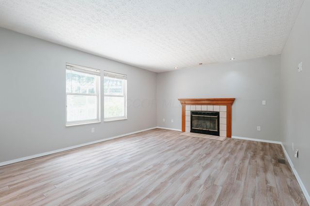 26 E Woodfield, Etna, OH 43062
