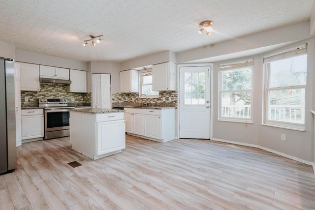 26 E Woodfield, Etna, OH 43062