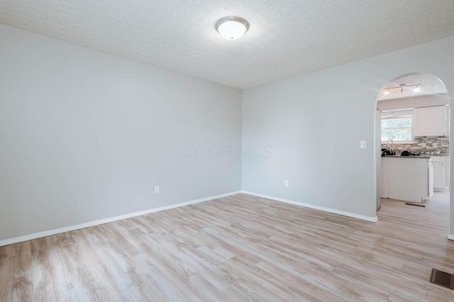 26 E Woodfield, Etna, OH 43062