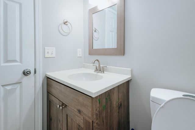 26 E Woodfield, Etna, OH 43062