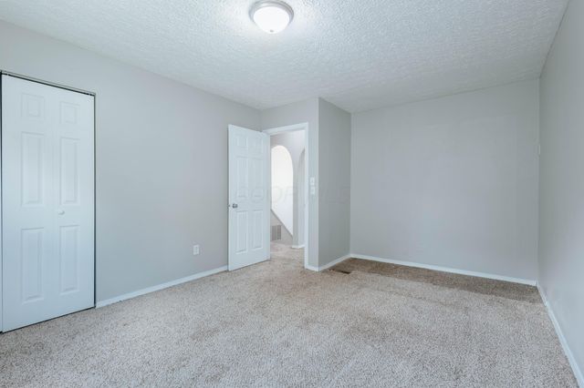 26 E Woodfield, Etna, OH 43062