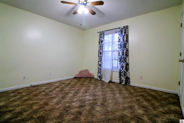 5828 cairo rd, Paducah, KY 42001