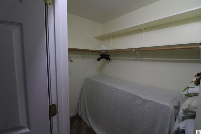 5828 cairo rd, Paducah, KY 42001