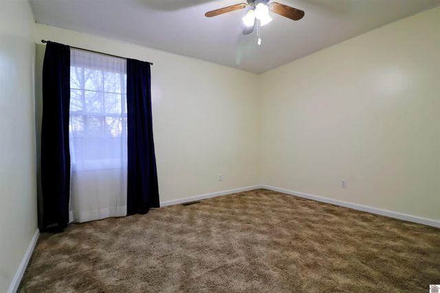 5828 cairo rd, Paducah, KY 42001