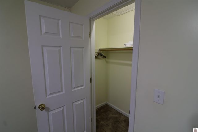 5828 cairo rd, Paducah, KY 42001