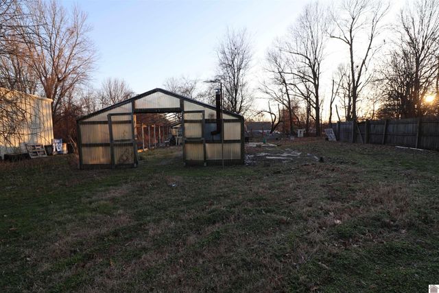 5828 cairo rd, Paducah, KY 42001