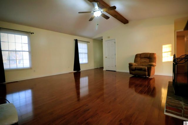 5828 cairo rd, Paducah, KY 42001