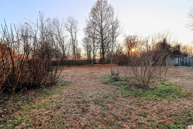 5828 cairo rd, Paducah, KY 42001