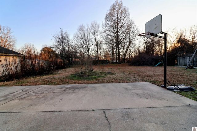 5828 cairo rd, Paducah, KY 42001