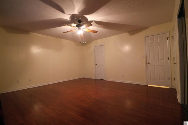 5828 cairo rd, Paducah, KY 42001