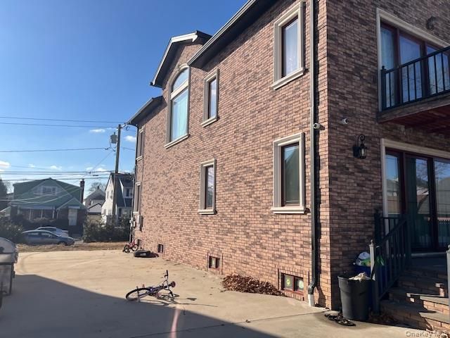 107 E Fairview Avenue, Valley Stream, NY 11580