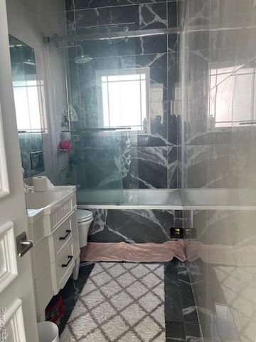 107 E Fairview Avenue, Valley Stream, NY 11580