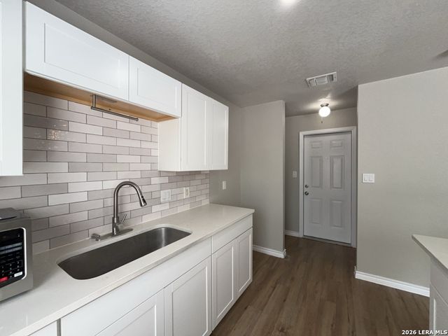 10062 Sandy Field Drive, San Antonio, TX 78245