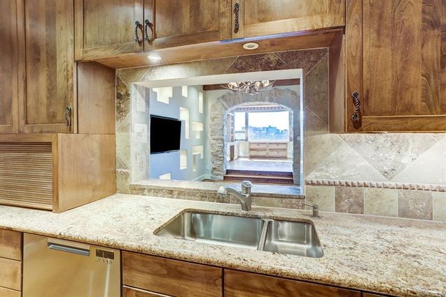 1111 Hermann Drive 8E-2, Houston, TX 77004