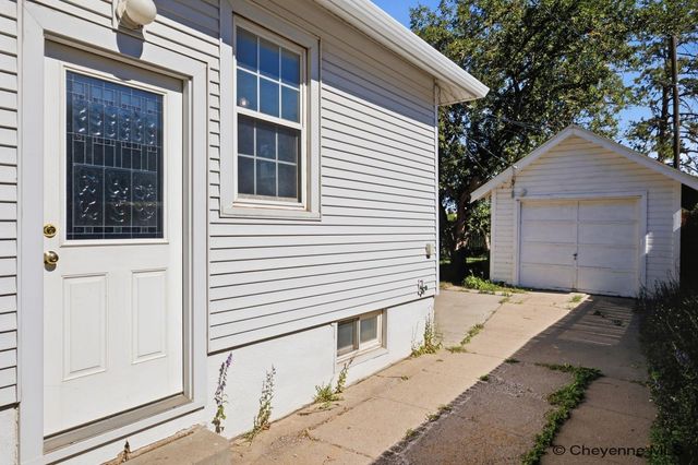 1422 W 32ND ST, Cheyenne, WY 82001