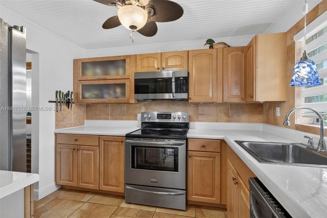 9821 Sunrise Lakes Boulevard 107, Sunrise, FL 33322