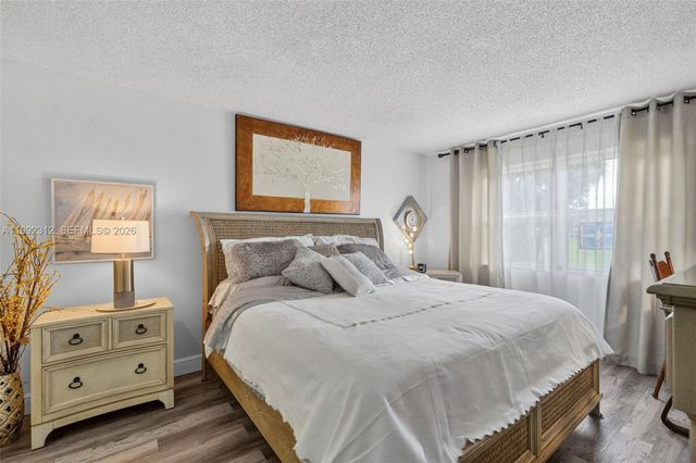 9821 Sunrise Lakes Boulevard 107, Sunrise, FL 33322