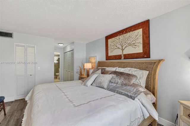 9821 Sunrise Lakes Boulevard 107, Sunrise, FL 33322