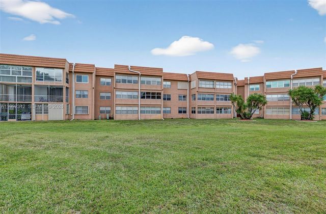 9821 Sunrise Lakes Boulevard 107, Sunrise, FL 33322