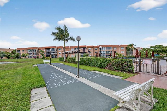 9821 Sunrise Lakes Boulevard 107, Sunrise, FL 33322