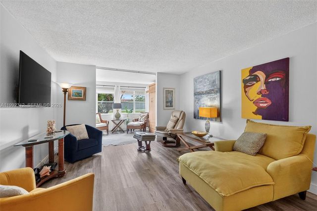 9821 Sunrise Lakes Boulevard 107, Sunrise, FL 33322