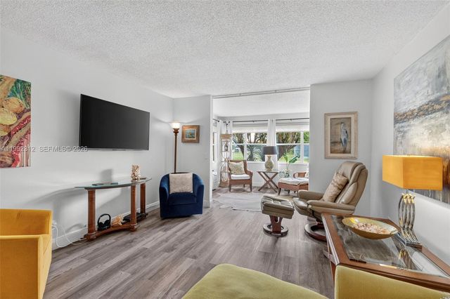 9821 Sunrise Lakes Boulevard 107, Sunrise, FL 33322