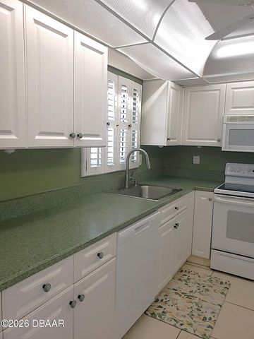 100 Silver Beach Ave Apt 618, Daytona Beach, FL 32118