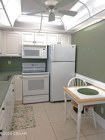 100 Silver Beach Ave Apt 618, Daytona Beach, FL 32118