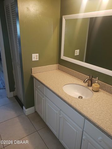 100 Silver Beach Ave Apt 618, Daytona Beach, FL 32118