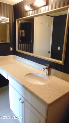 100 Silver Beach Ave Apt 618, Daytona Beach, FL 32118