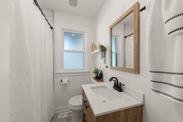 9525 Parkside Avenue, Oak Lawn, IL 60453