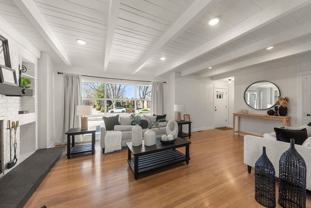 9525 Parkside Avenue, Oak Lawn, IL 60453