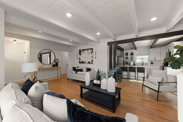 9525 Parkside Avenue, Oak Lawn, IL 60453