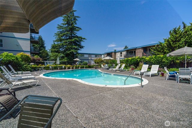 550 Elm Way #408, Edmonds, WA 98020