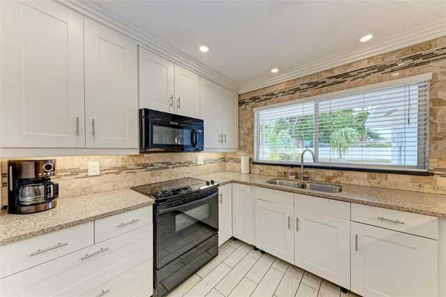 2705 S BRINK AVENUE, Sarasota, FL 34239