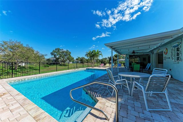 2705 S BRINK AVENUE, Sarasota, FL 34239