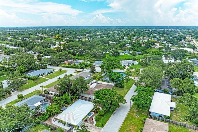 2705 S BRINK AVENUE, Sarasota, FL 34239