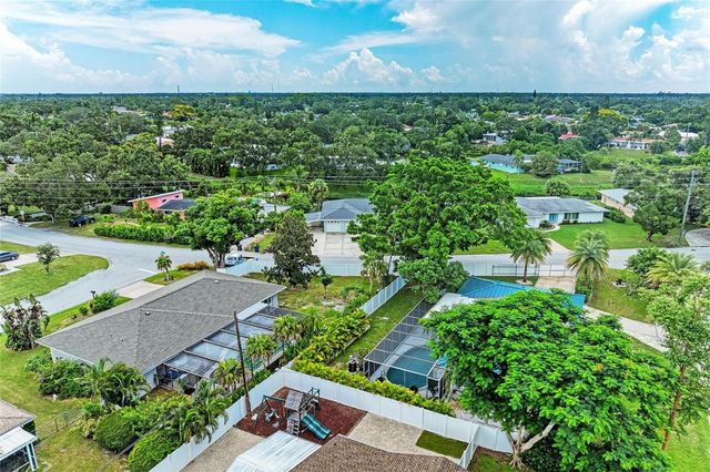 2705 S BRINK AVENUE, Sarasota, FL 34239