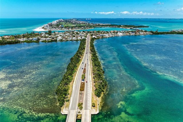 2705 S BRINK AVENUE, Sarasota, FL 34239