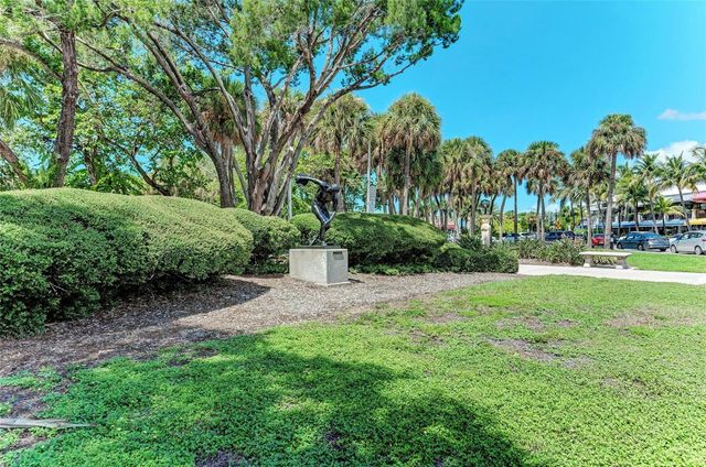 2705 S BRINK AVENUE, Sarasota, FL 34239