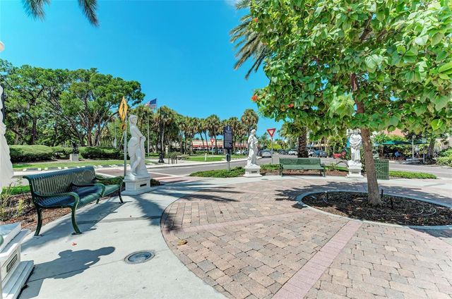 2705 S BRINK AVENUE, Sarasota, FL 34239