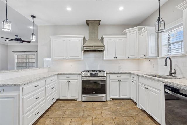 2319 Gracie Drive, Lake Charles, LA 70611