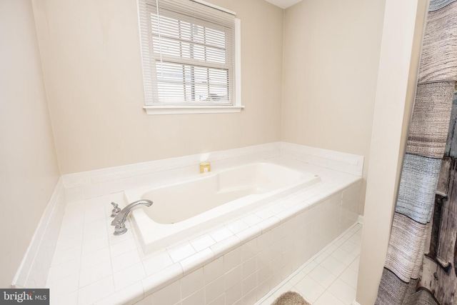 631 E MAIN ST, Fruitland, MD 21826