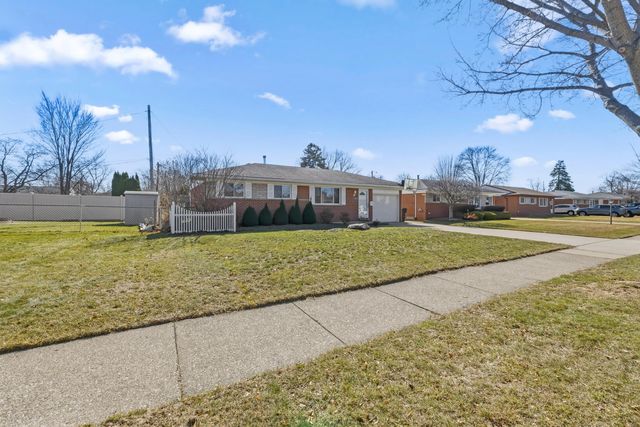 8860 Cherrylawn Drive, Sterling Heights, MI 48313